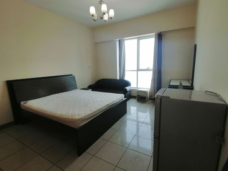 Master Bed Bedroom With Attached Bathroom Available For Rent In Sulafa Tower Dubai Marina AED 4000 Per Month